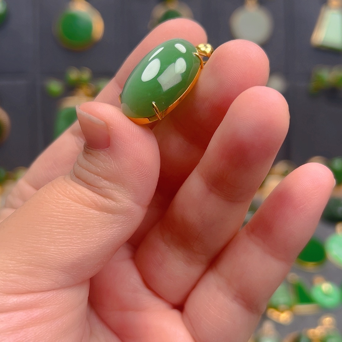 和田玉（碧玉）18K金镶嵌吊坠(不含链)