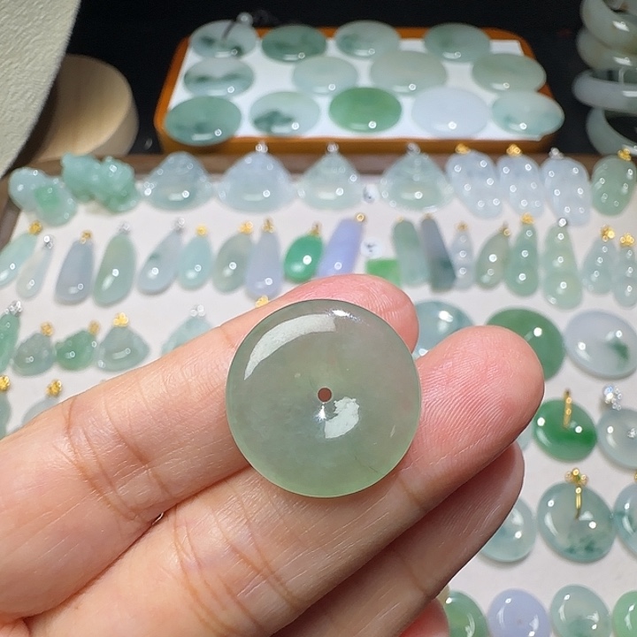 翡翠未镶嵌颈饰11111