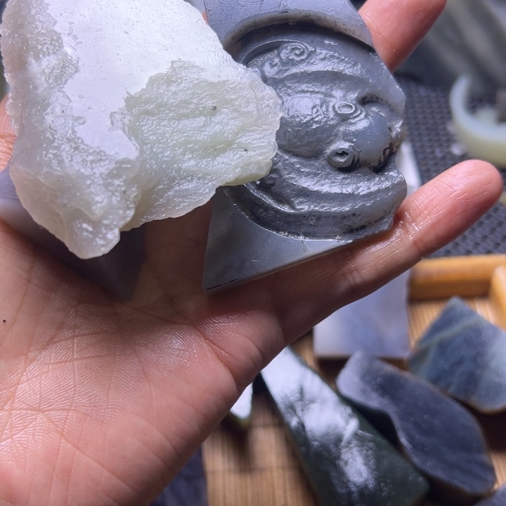 雁****和田玉（糖玉）未镶嵌挂件