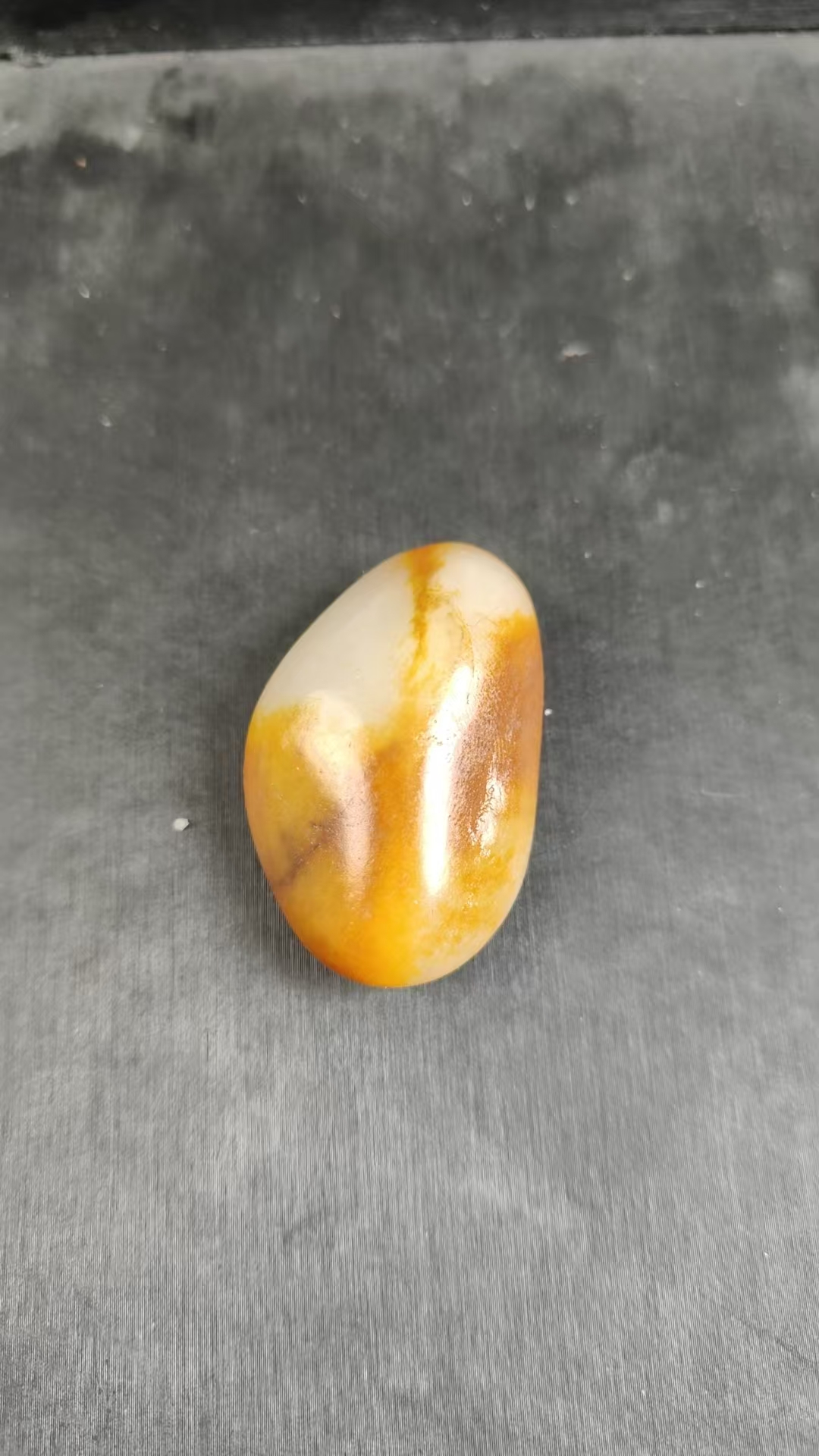 巴依哥精美和田玉27.2克