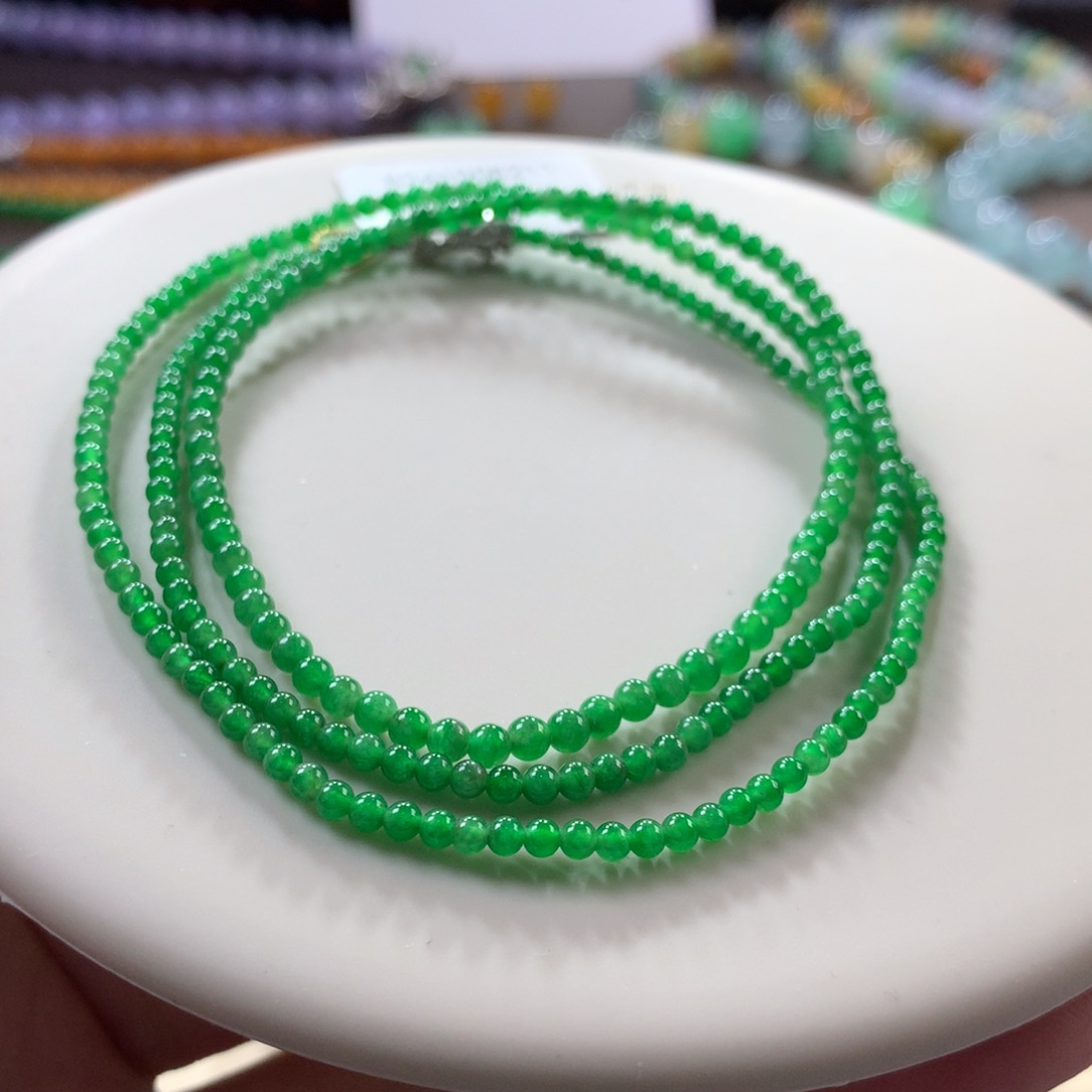 翡翠颈饰未镶嵌翡翠冰阳绿小米珠卡2+