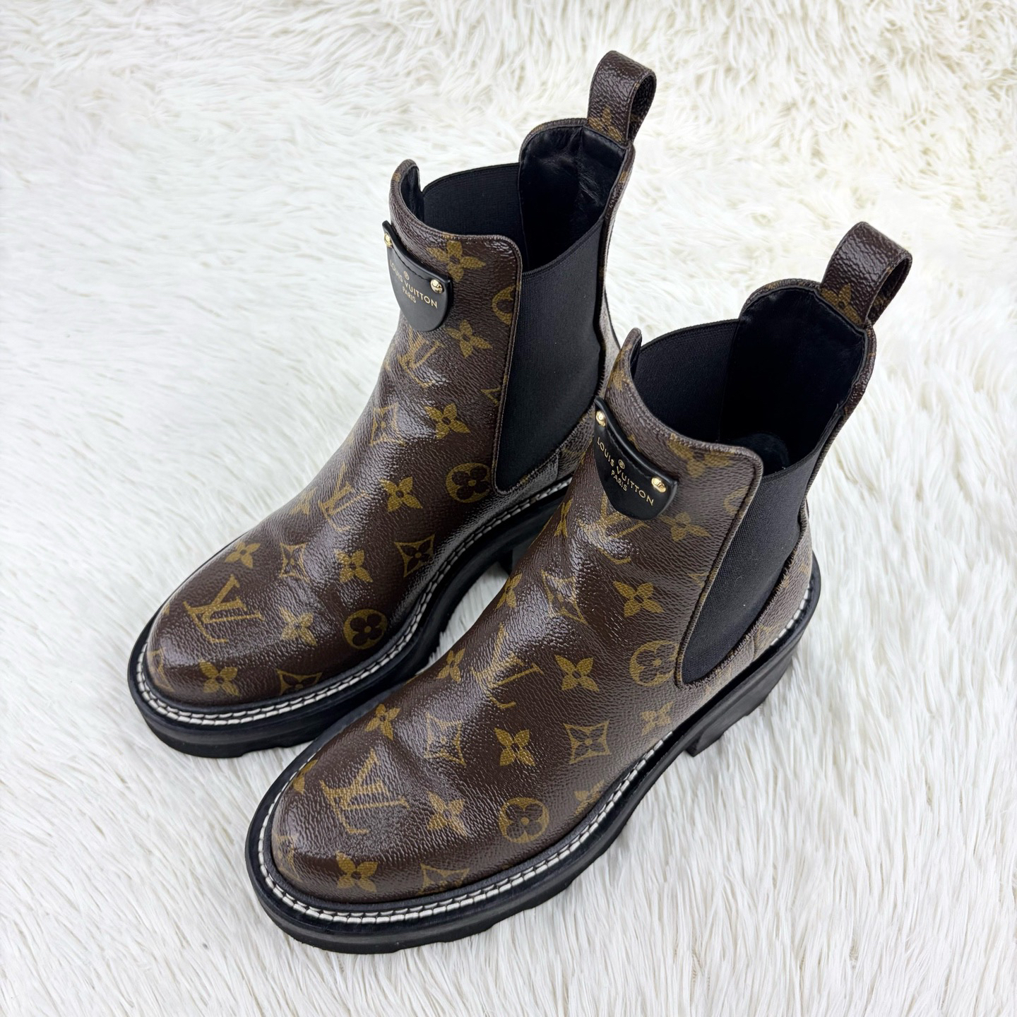 95新 LouisVuitton/路易威登 棕色老花满印短靴36.5码