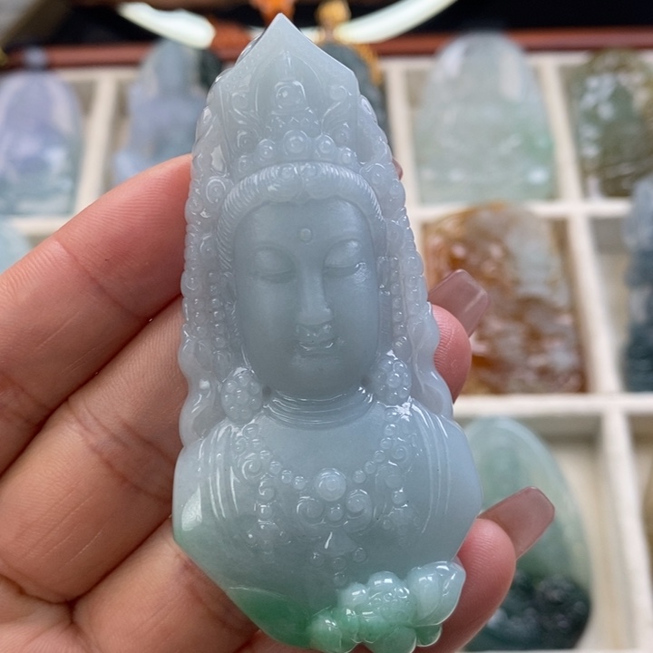 翡翠颈饰未镶嵌翡翠