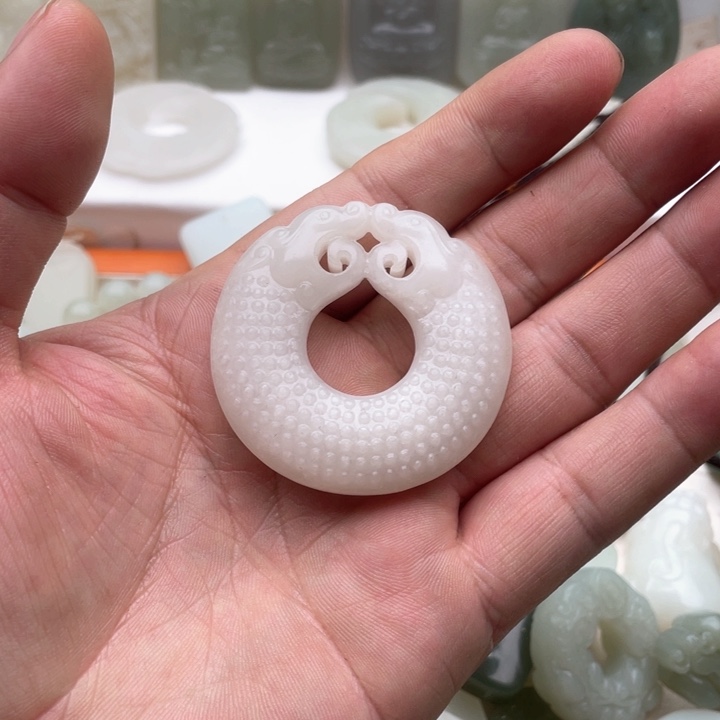 和田玉颈饰未镶嵌