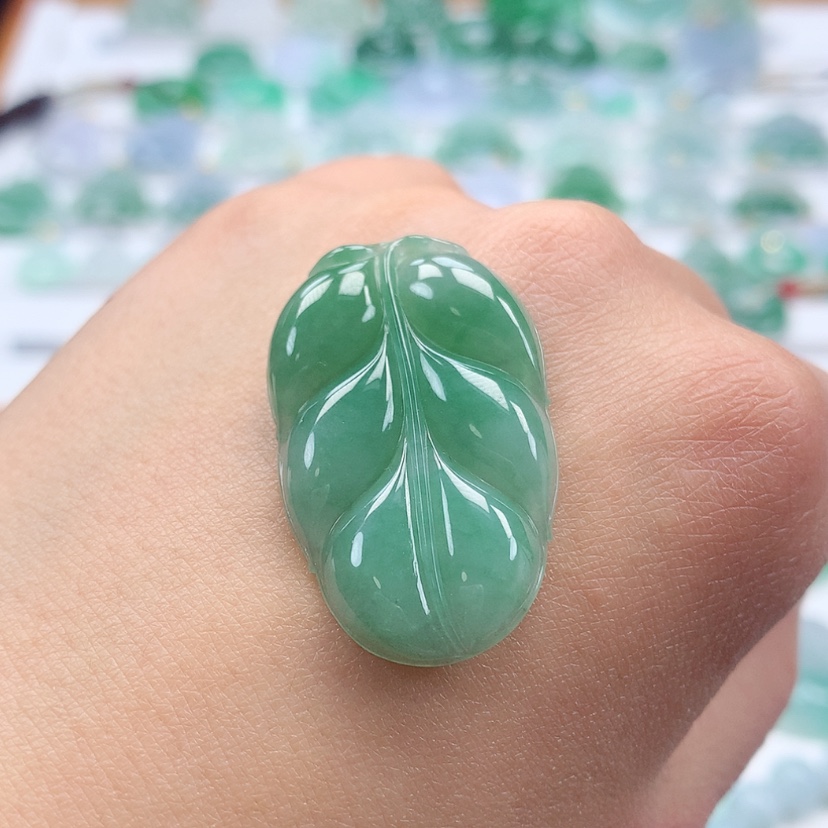 【闪购商品】翡翠吊坠(不含链)未镶嵌