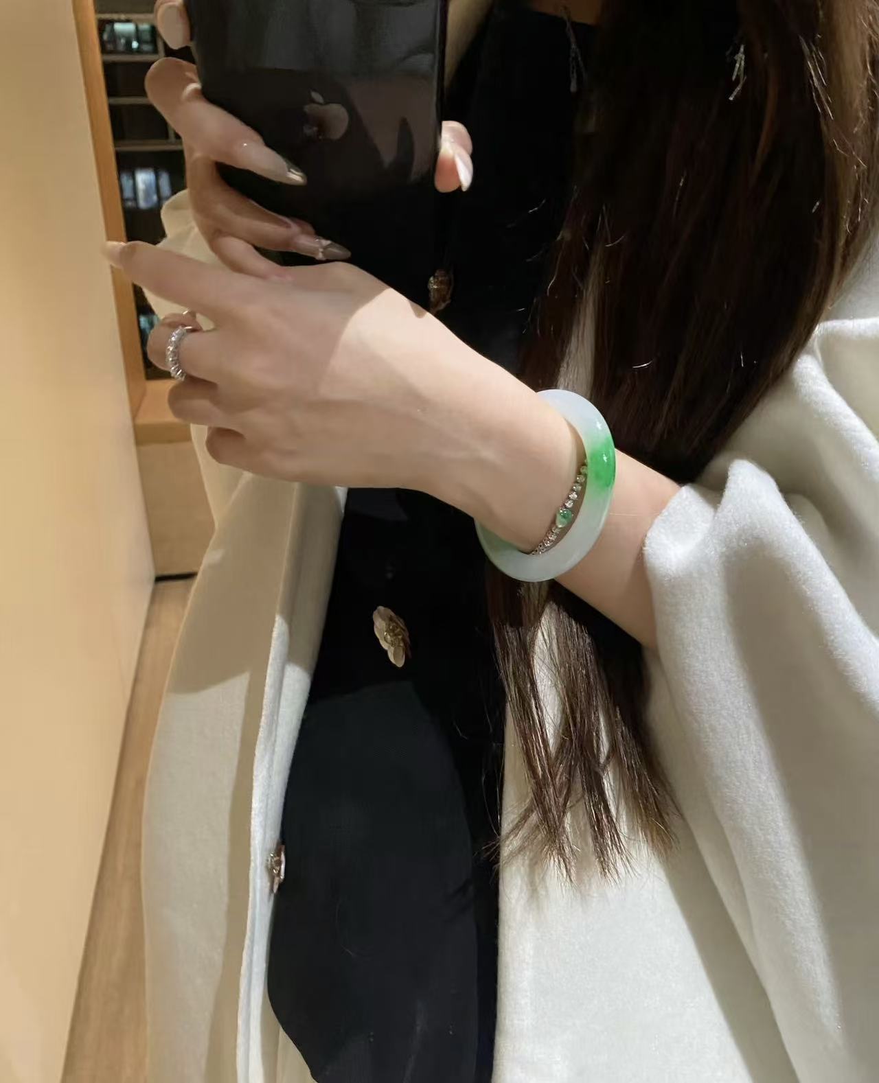 早班瑞丽风绿色圆形轻奢女女款精美美人镯时尚气质