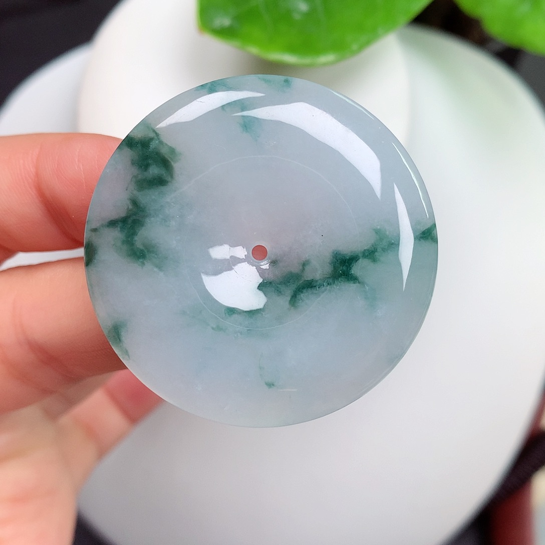 翡翠未镶嵌颈饰平安扣