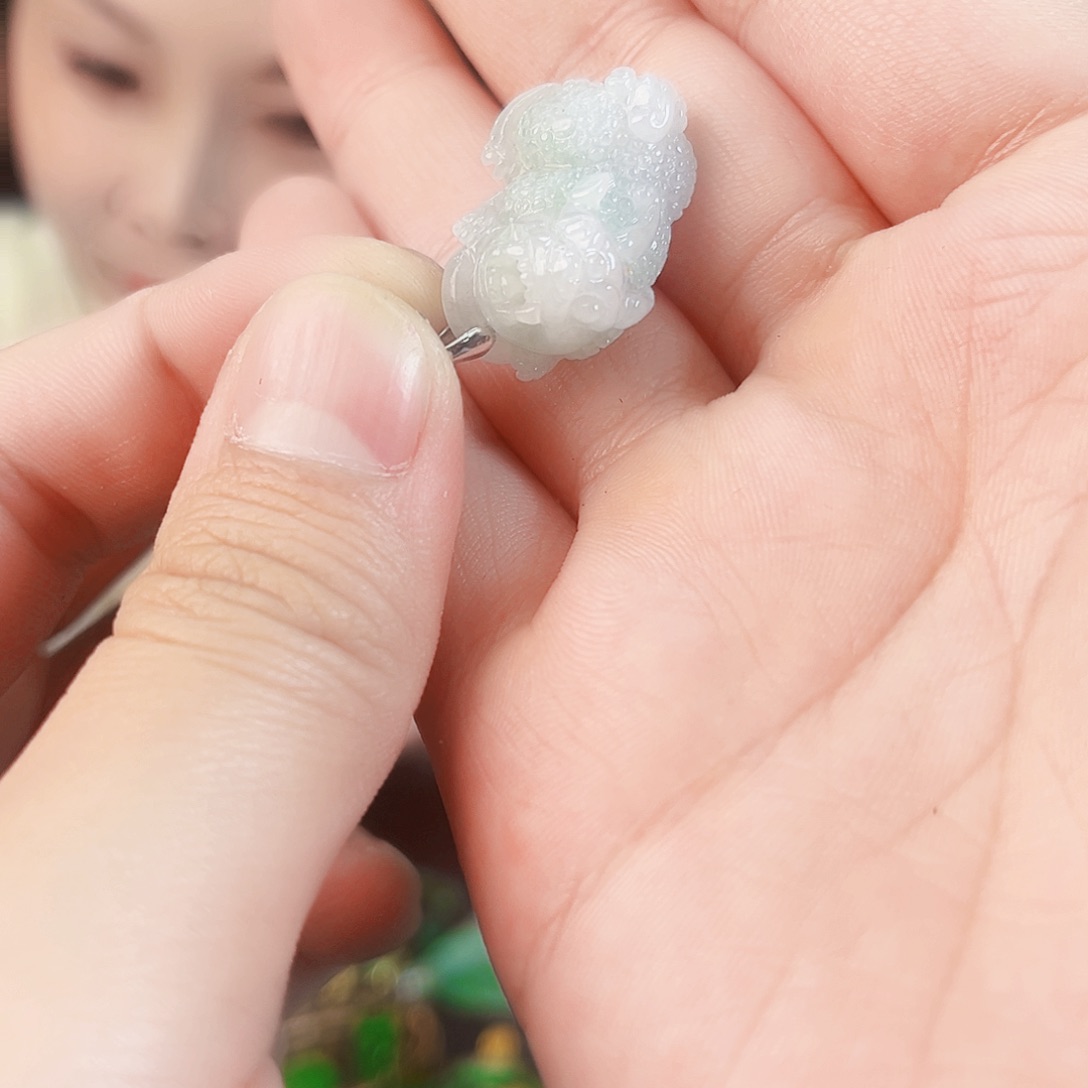 翡翠颈饰未镶嵌吊坠