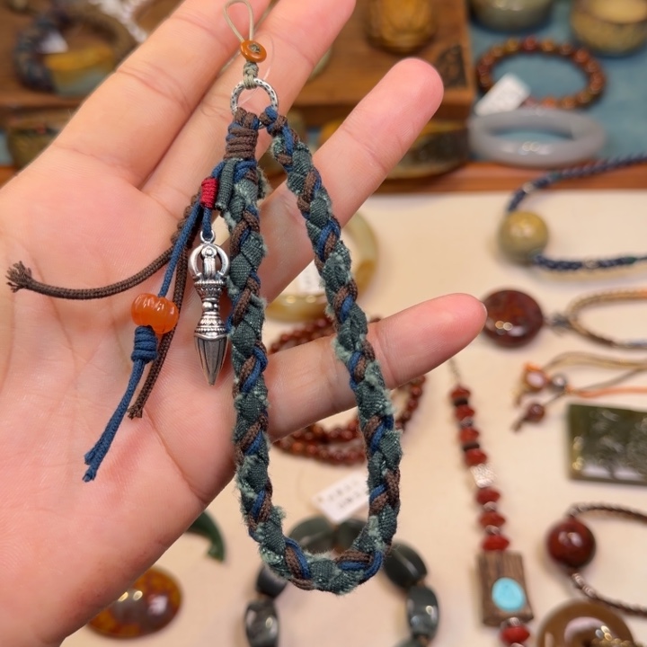 南红玛瑙未镶嵌手链