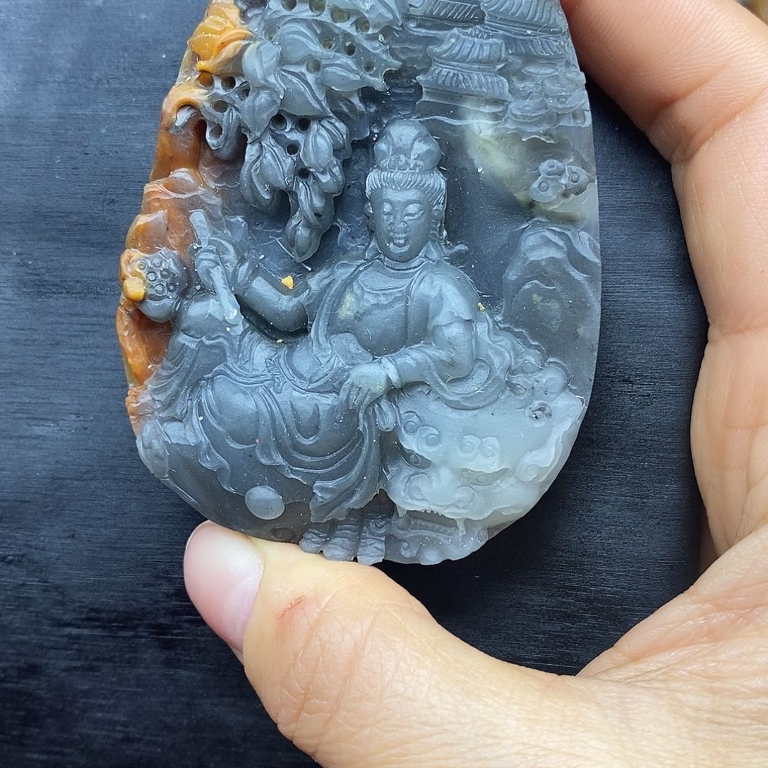 石英质玉（黄龙玉）颈饰未镶嵌