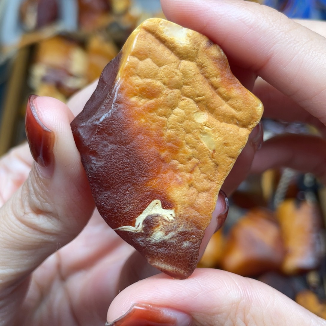 琥珀未镶嵌珠宝奇石