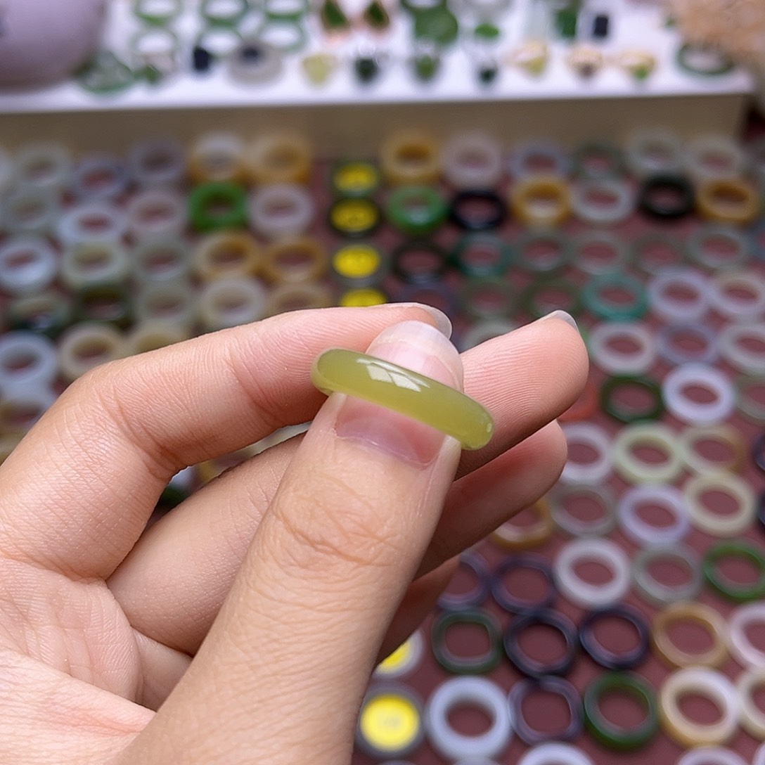 和田玉戒指未镶嵌14码黄绿