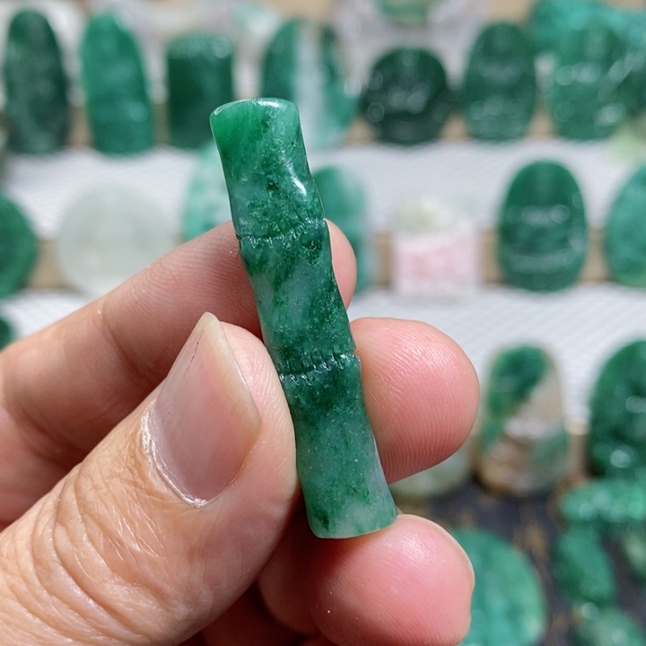 未镶嵌独山玉颈饰