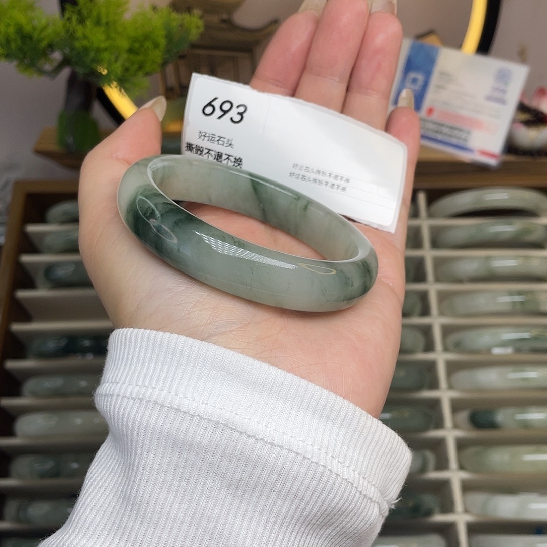 石英质玉未镶嵌手镯693