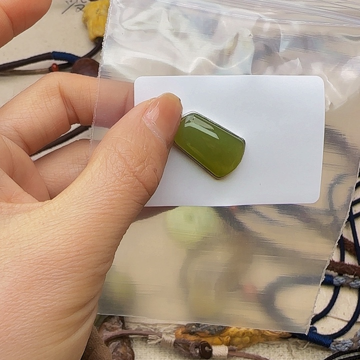 *****和田玉未镶嵌颈饰