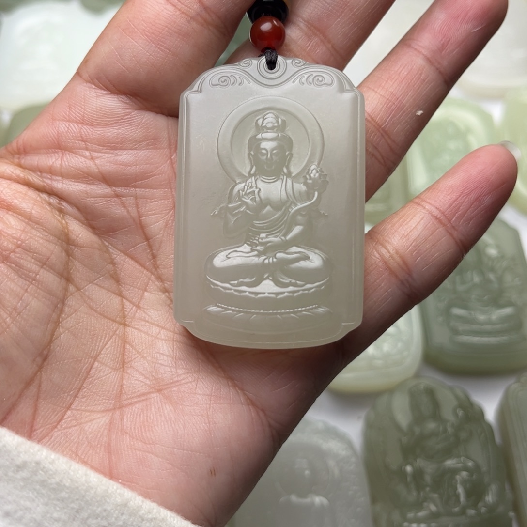 张***0定制和田玉精品抛光