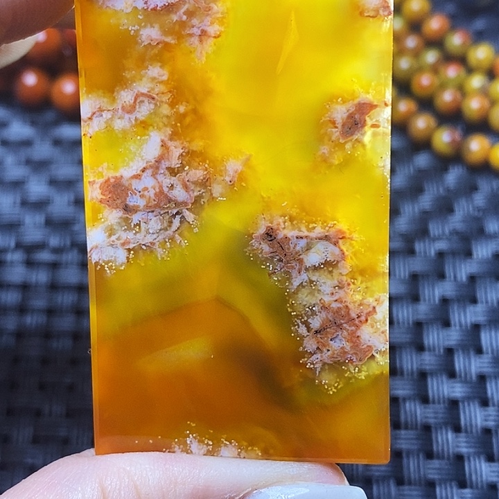 李***发玛瑙/玉髓未镶嵌颈饰