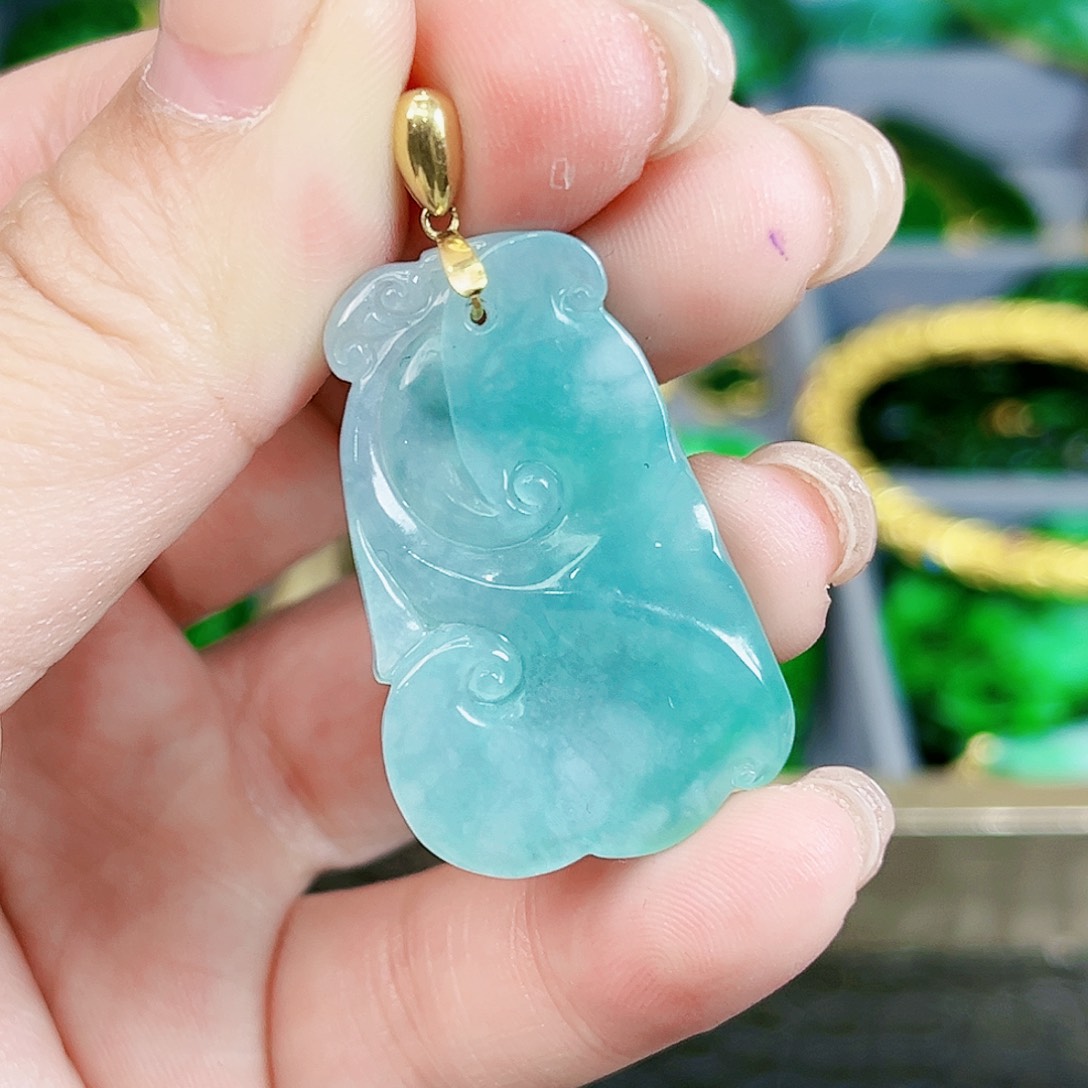 翡翠颈饰18K金镶嵌吊坠