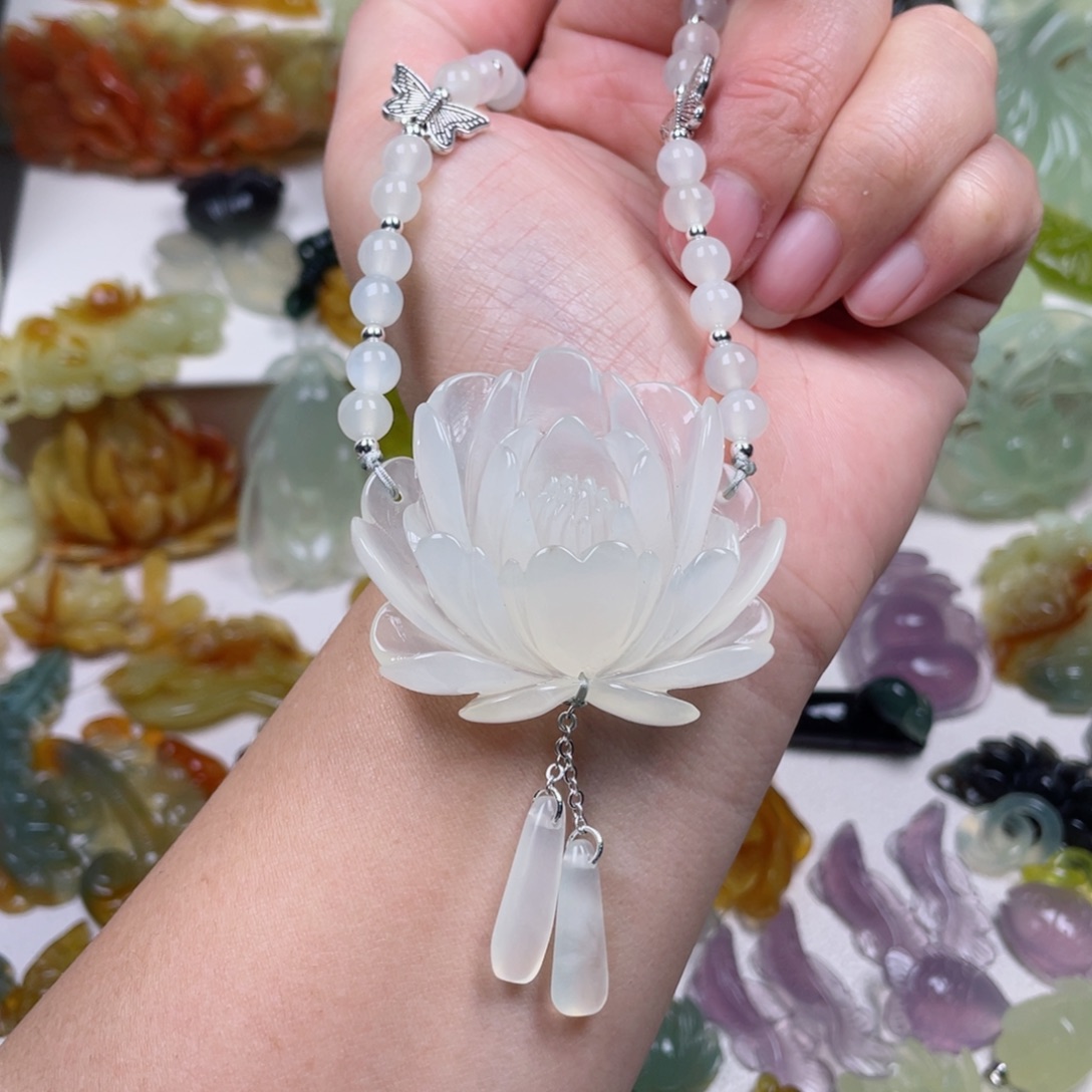 蛇纹石玉未镶嵌颈饰