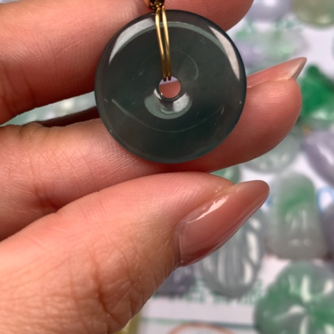 翡翠颈饰未镶嵌翡翠