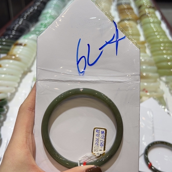 和田玉（糖玉）手镯未镶嵌