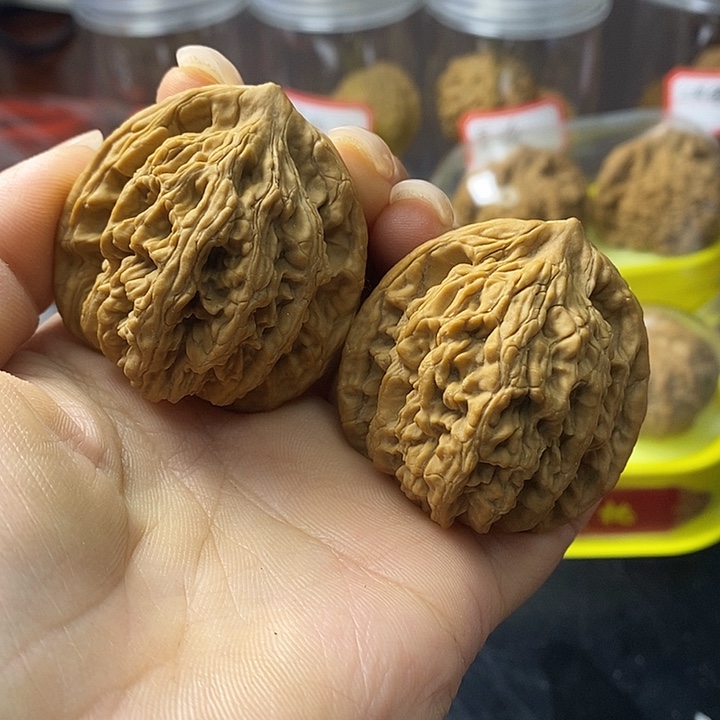 文玩核桃吊坠虎头42