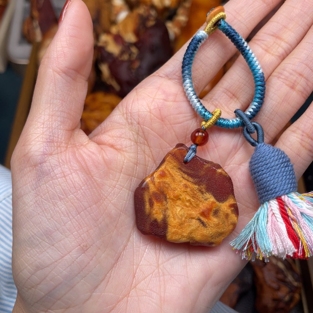 琥珀未镶嵌珠宝奇石