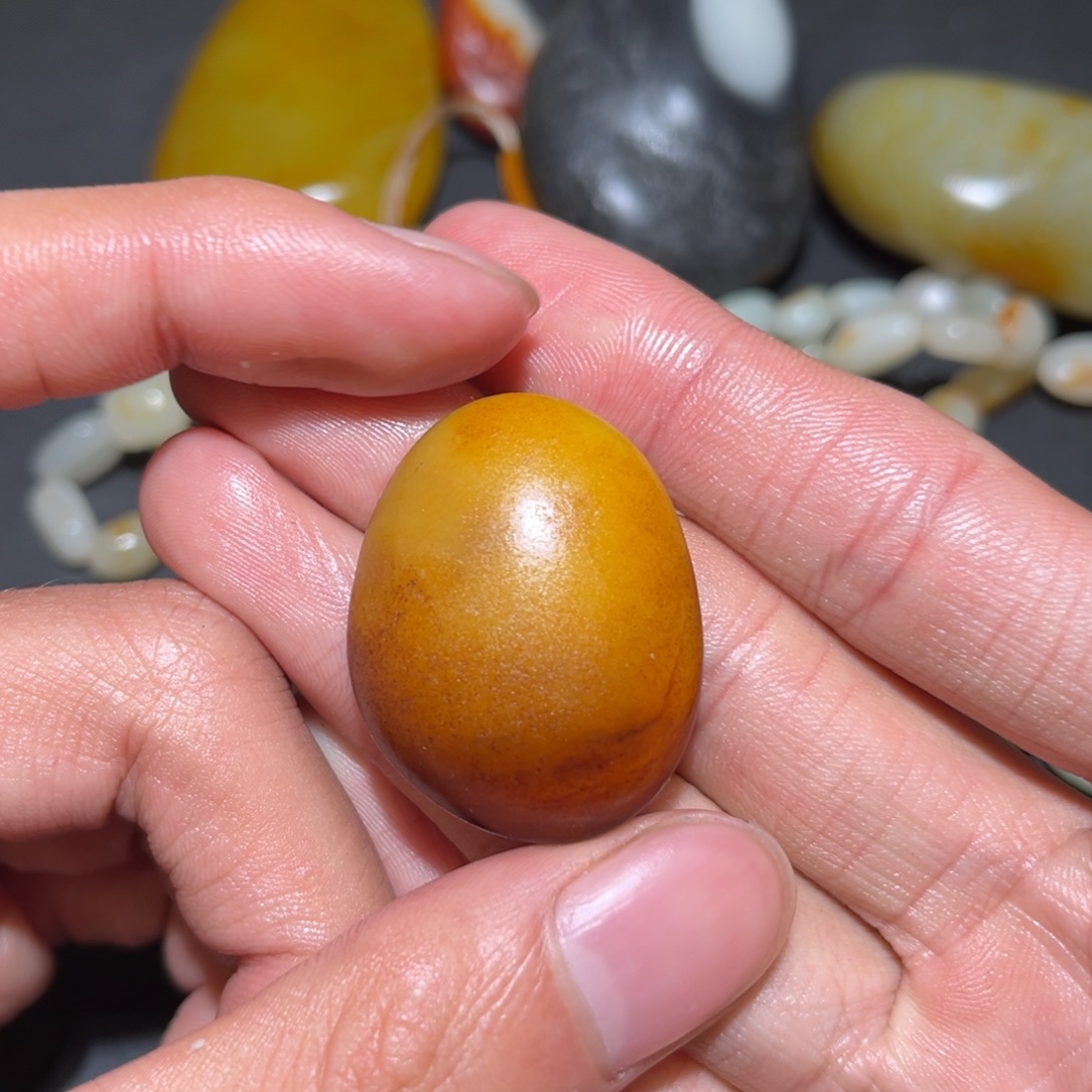 和田玉未镶嵌珠宝奇石