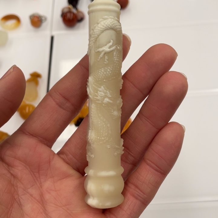 石英质玉（黄龙玉）颈饰未镶嵌