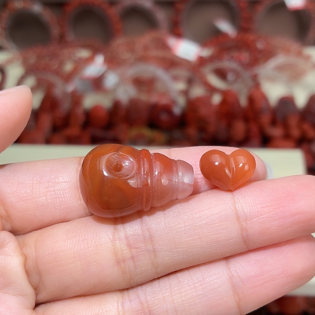 虾***皮南红玛瑙未镶嵌颈饰三通+屁桃心