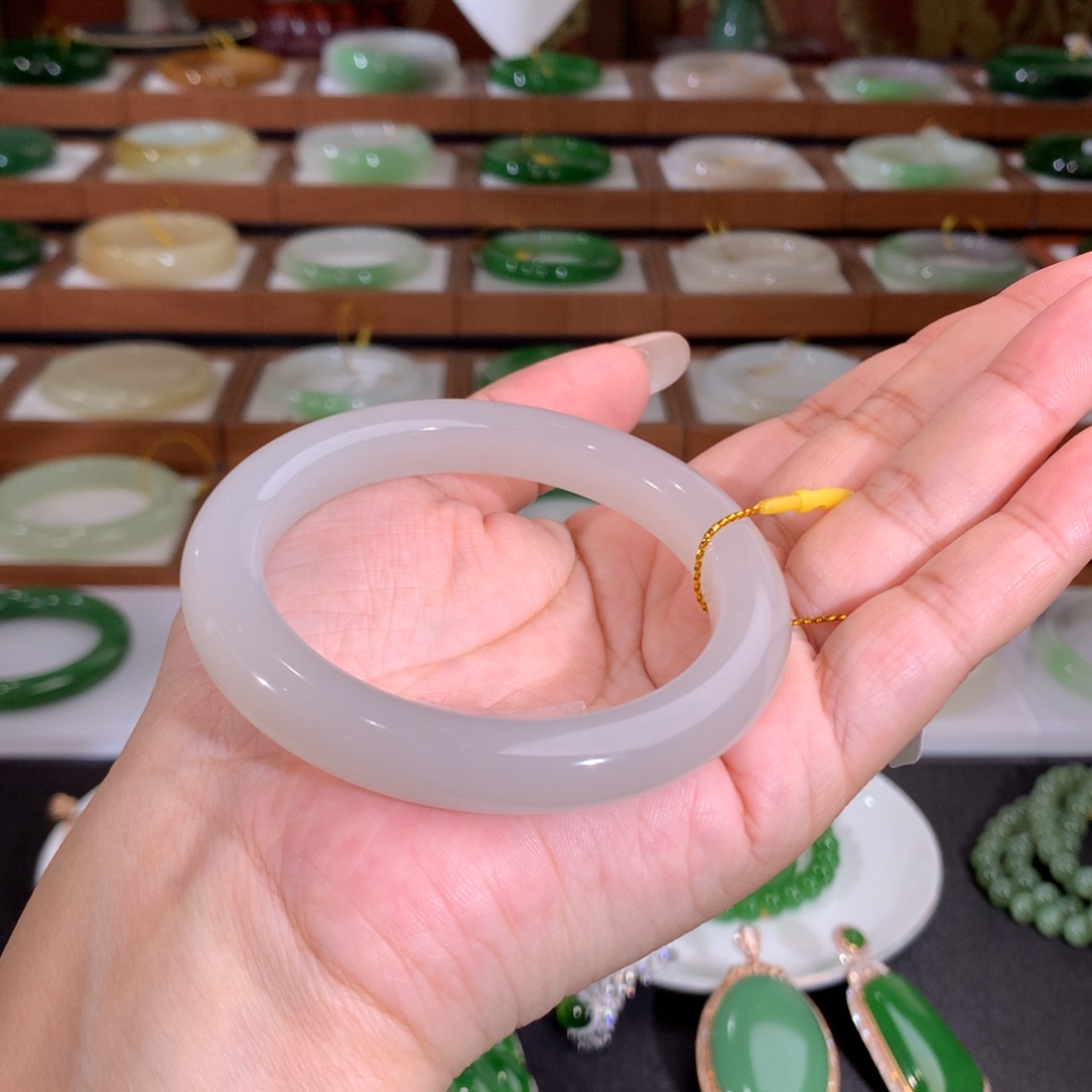 和田玉未镶嵌手镯冰紫，超仙