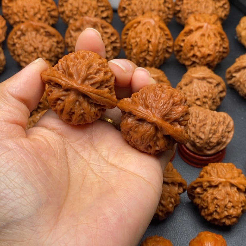 【闪购商品】文玩核桃把件40宫灯