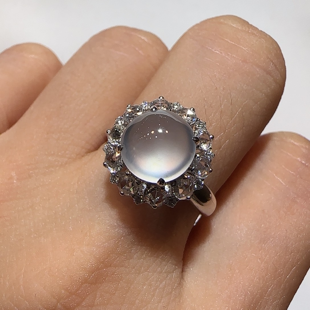 翡翠18K金镶嵌戒指蛋面