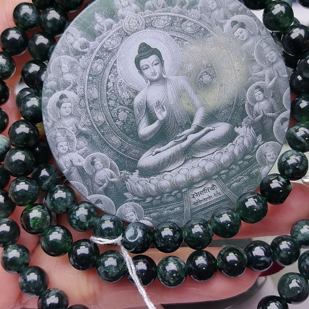 翡翠颈饰未镶嵌天然的A货翡翠多样性发货