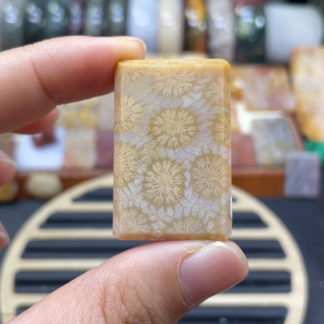 基***机硅化玉未镶嵌颈饰k122