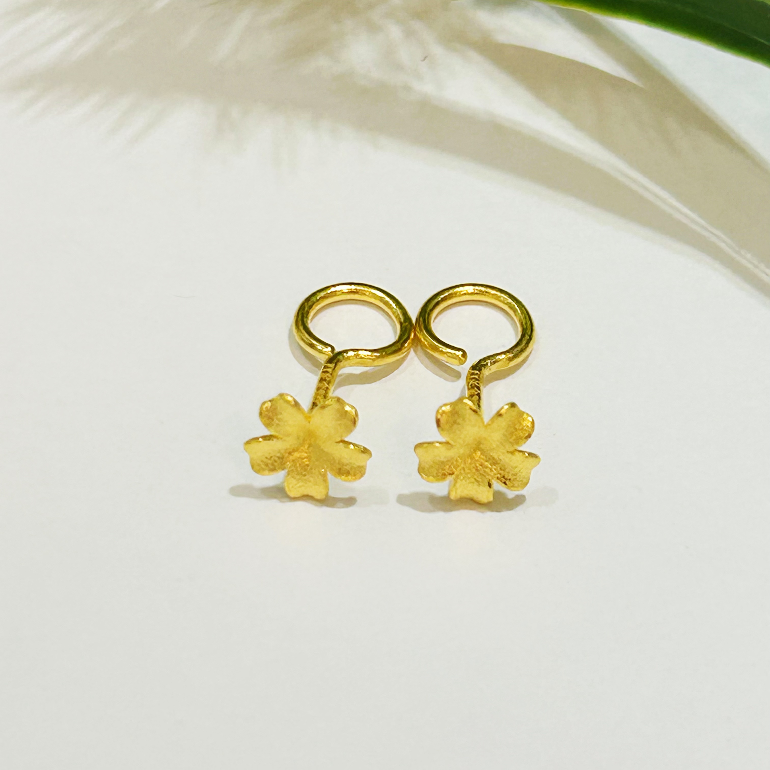 【富远黄金】足金古法小花弯针耳钉FYRDB10200