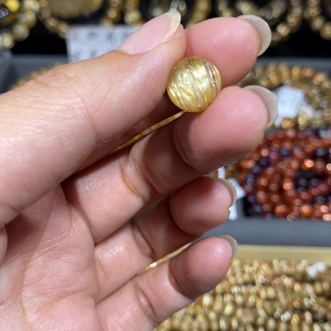 水晶珠子未镶嵌千*?钛晶