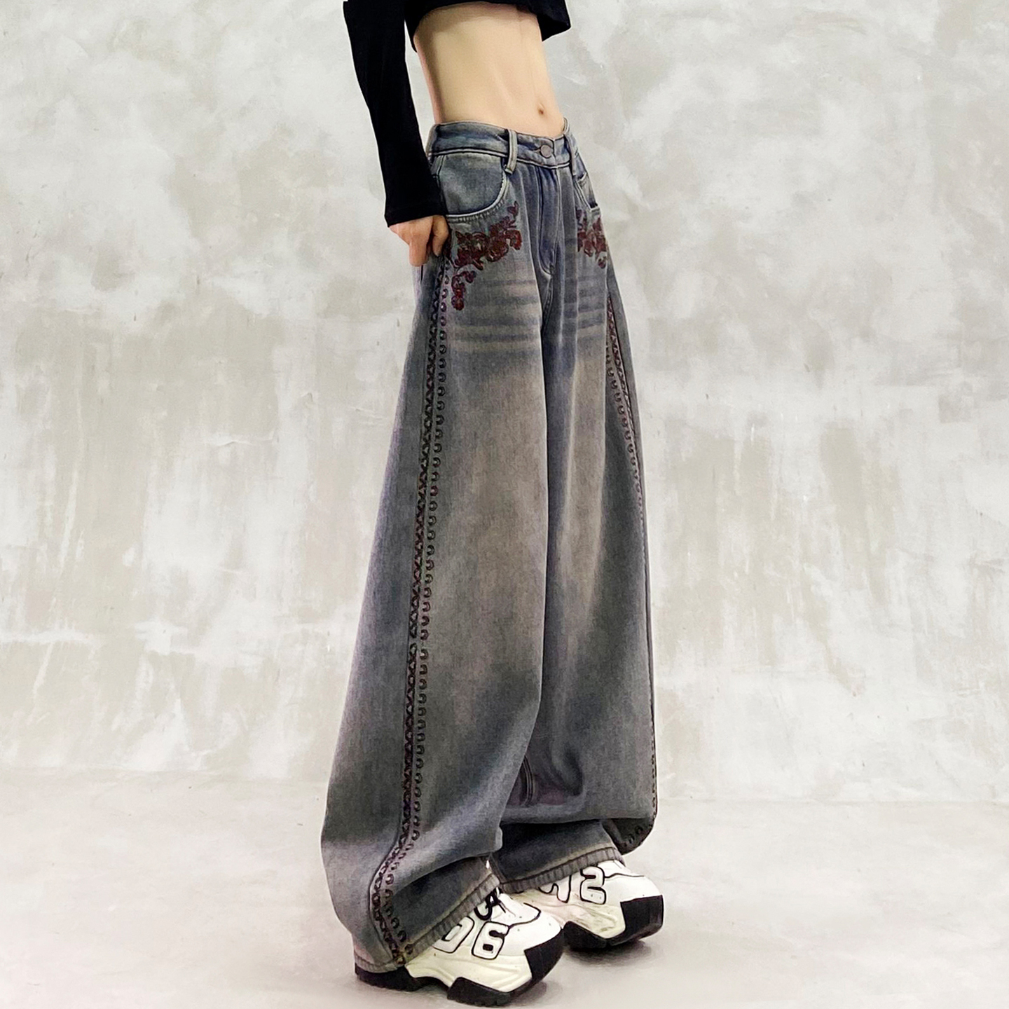 侧边刺绣设计加绒牛仔弯刀裤女冬新款高腰宽松显瘦百搭直筒香蕉裤