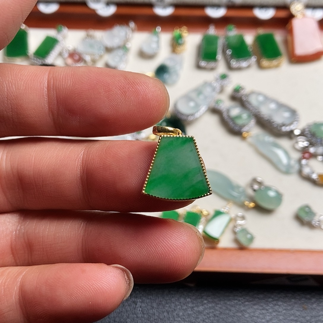 翡翠银S925镶嵌颈饰