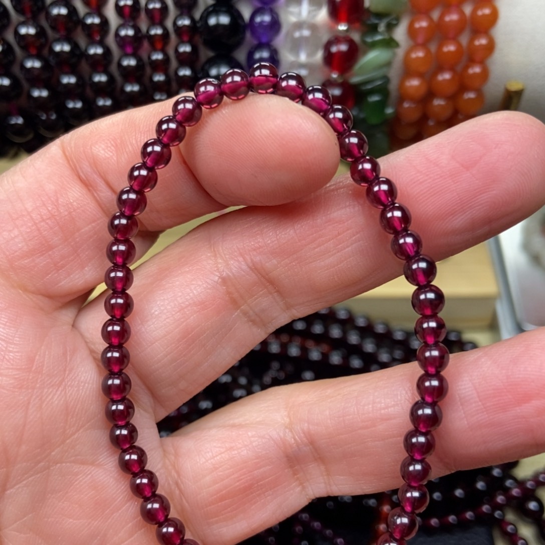 手链未镶嵌石榴石