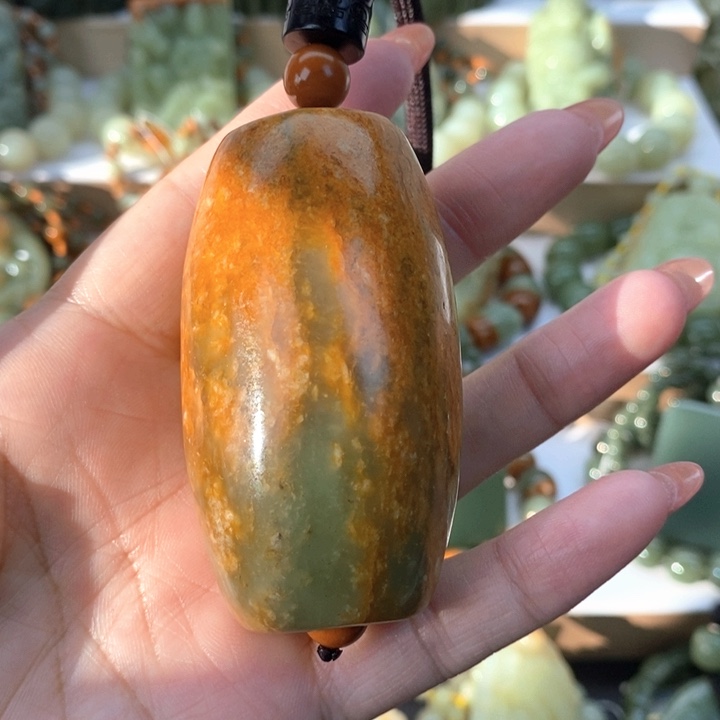 【闪购商品】透闪石质玉把件未镶嵌玉*