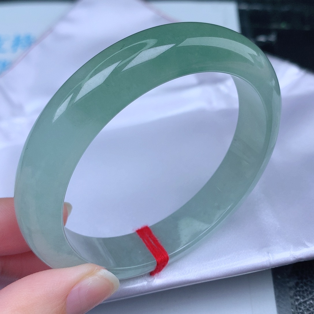 翡翠手镯未镶嵌天然