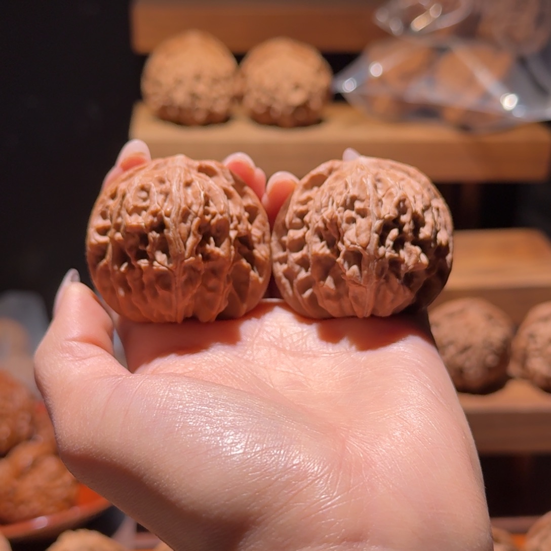 悇***泩吊坠文玩核桃42磨盘山地全品