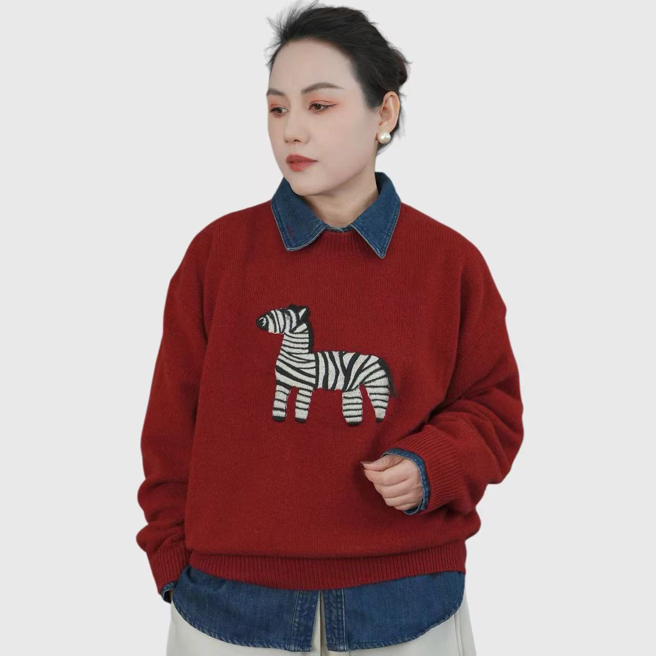 【1089】100%全羊毛圆领长袖卡通小马刺绣图案针织羊毛衫百搭毛衣