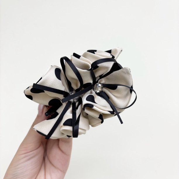 L128夕洛白色波点蝴蝶结丸子夹抓夹时尚百搭简约气质盘发夹发卡