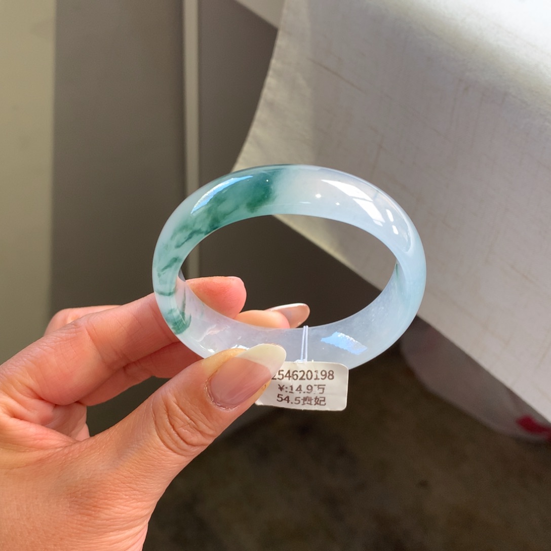 翡翠手镯未镶嵌冰胶飘绿花54.5宽版轮胎贵妃（值得必眼入）