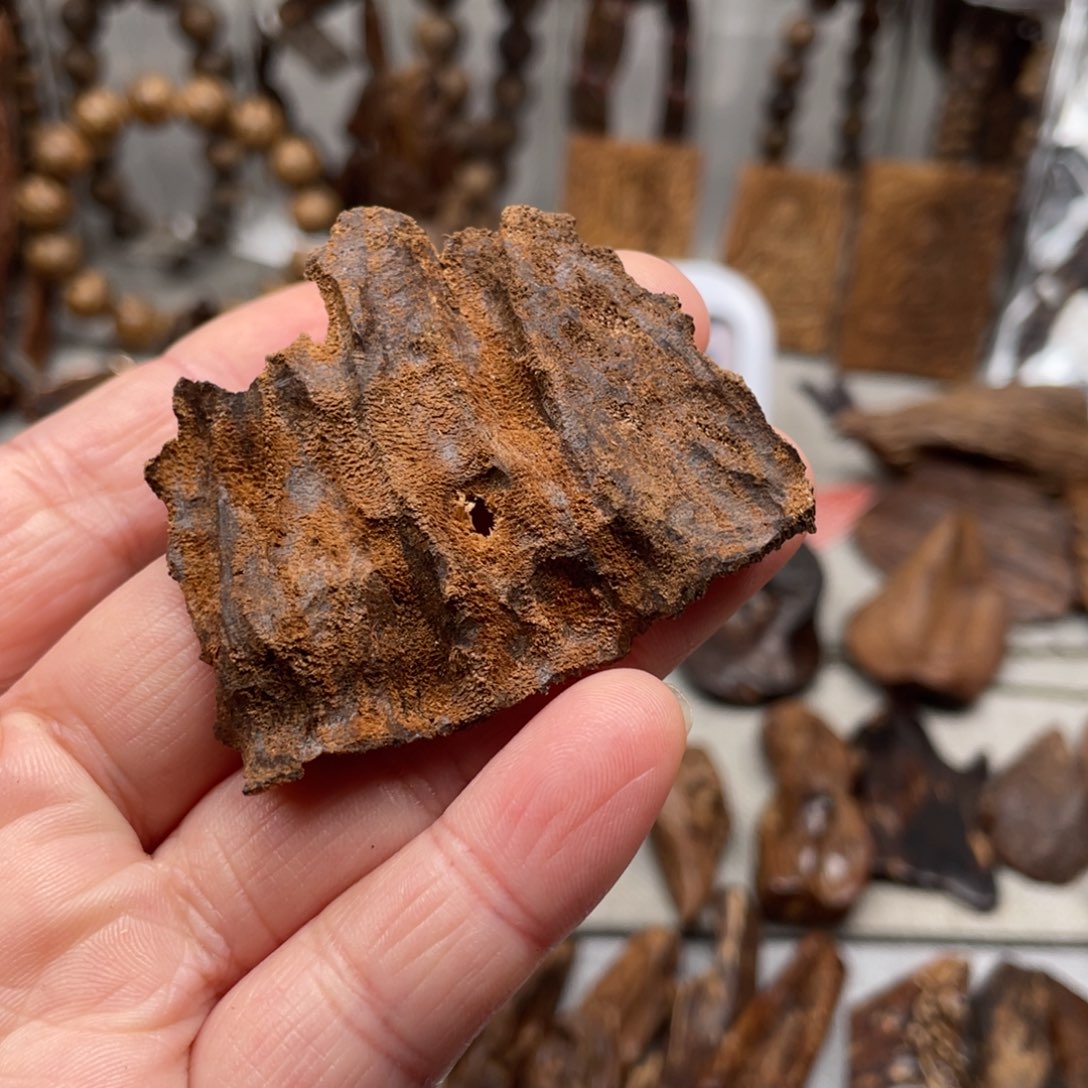 沉香沉香碎屑老惠安九九沉2.6+