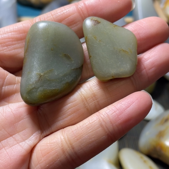 文***刀和田玉未镶嵌颈饰