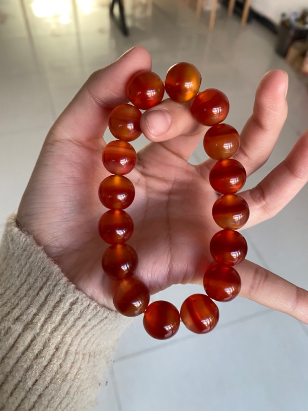 北红玛瑙缠丝手串