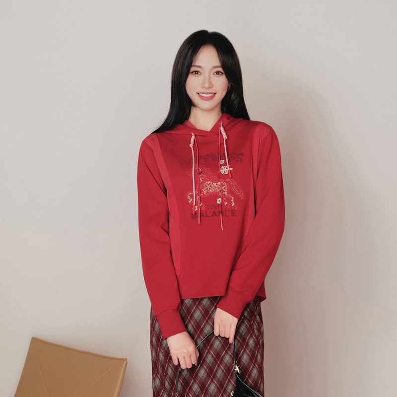 [唐嫣同款] EP雅莹「骏」系列2026新款 肌理刺绣红色连帽卫衣5210A